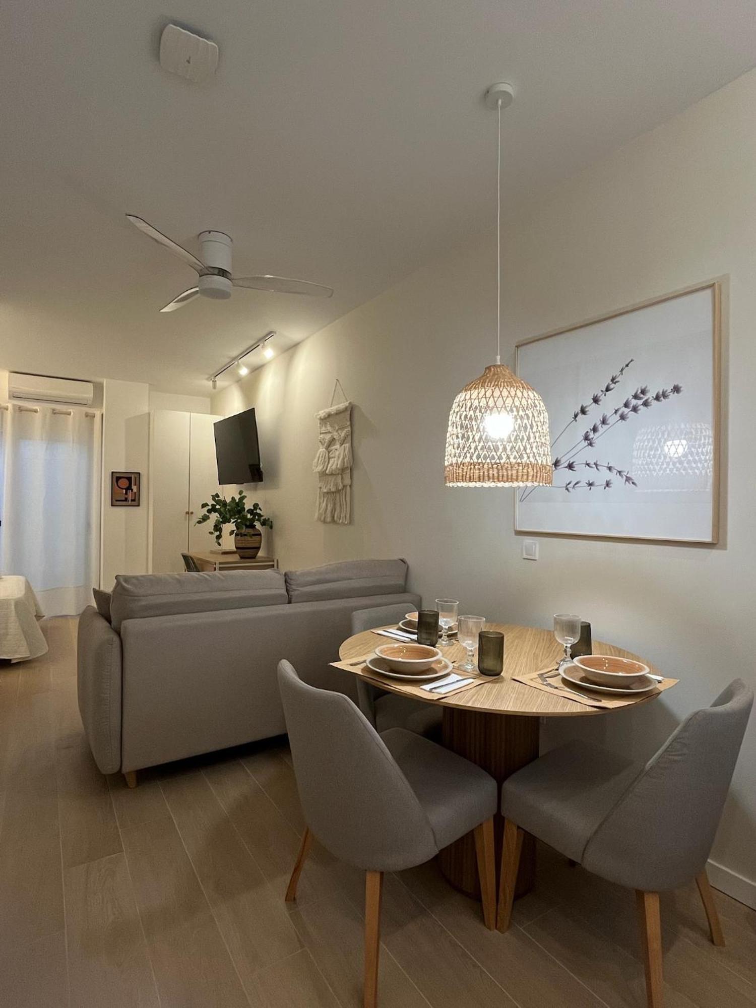Loft Con Wifi Lavadora Secadora Cama Agradable Muy Proximo Appartement Valencia